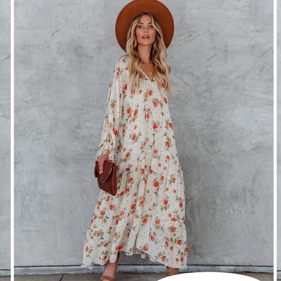 Vici Dresses & Skirts - Floral boho maxi dress 💕❤️